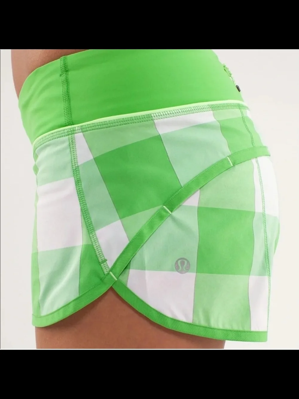 Lululemon Green Plaid Women's Speed Short - SIZE 10